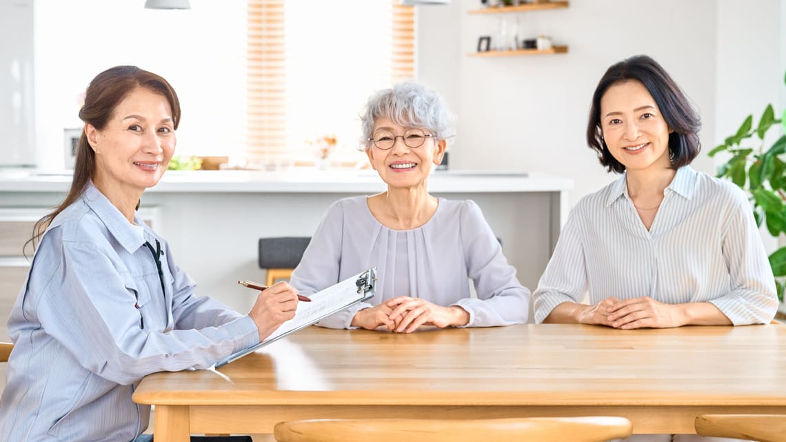 介護の相談をするご家族のイメージ