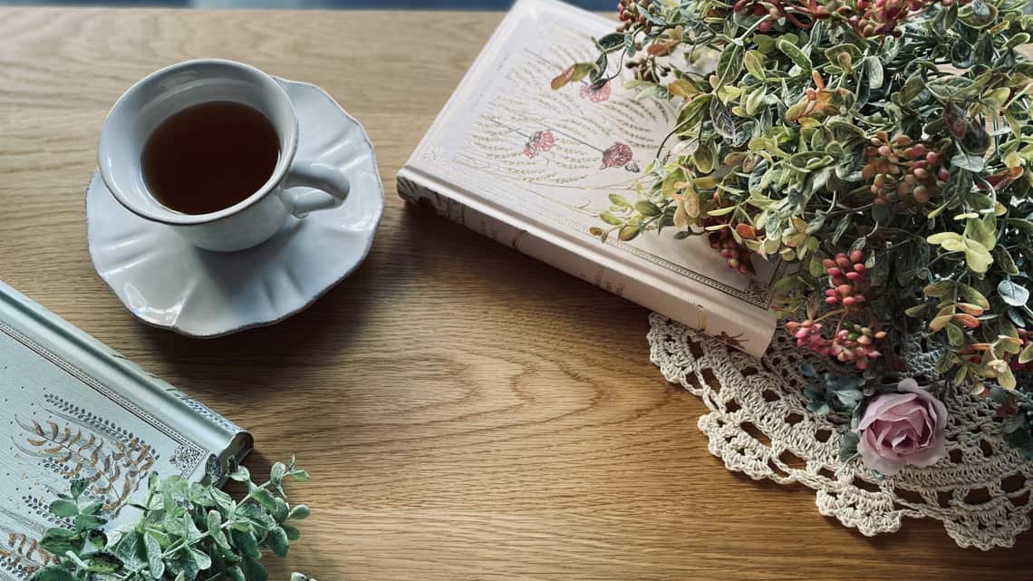 お茶と花のイメージ
